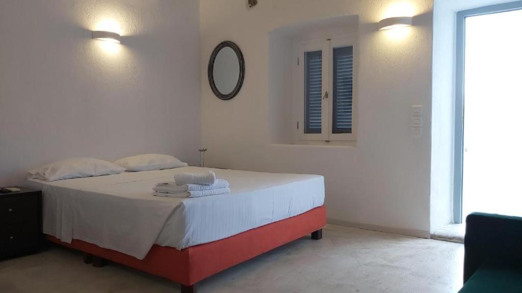 Kas Residence Renovated 2022 Spétses Екстериор снимка