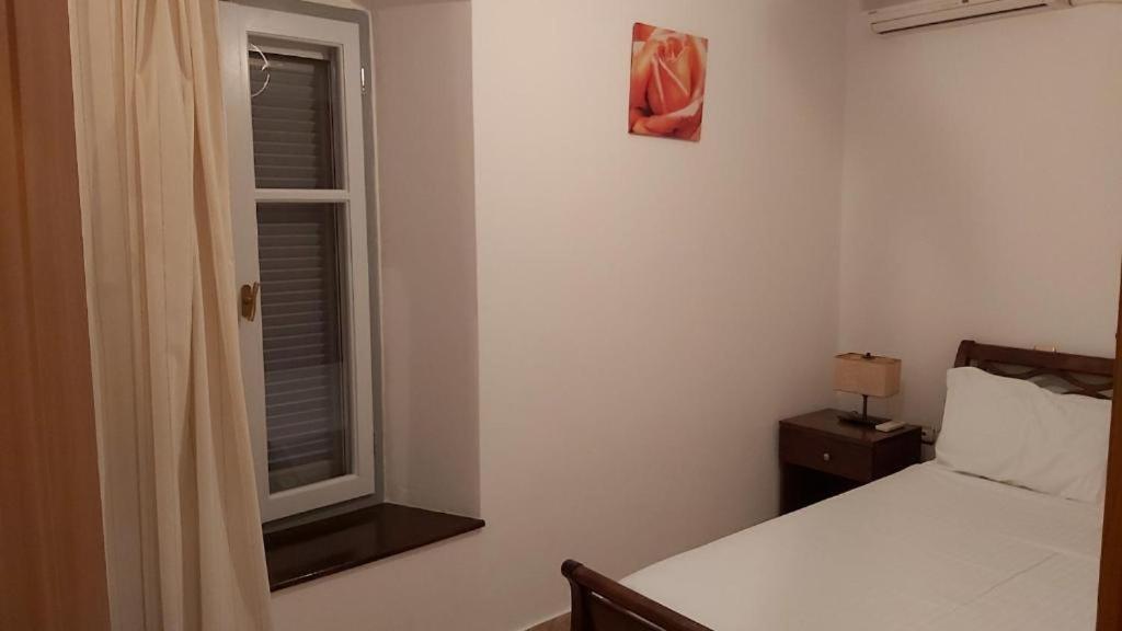 Kas Residence Renovated 2022 Spétses Екстериор снимка