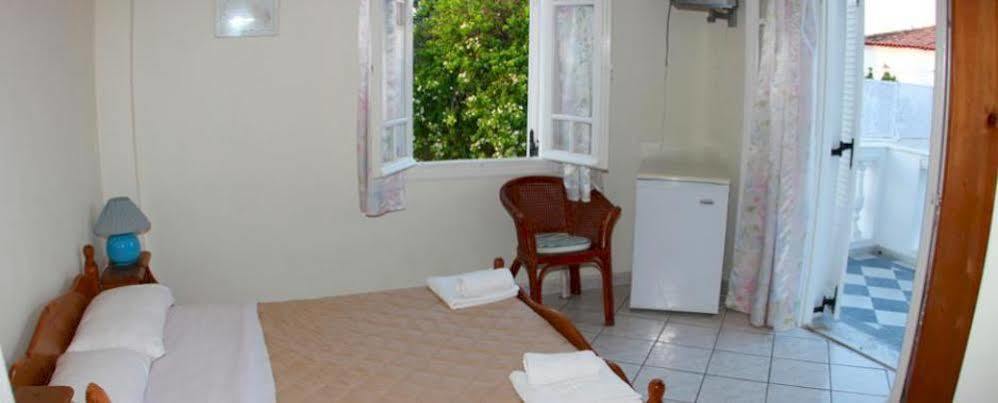 Kas Residence Renovated 2022 Spétses Екстериор снимка