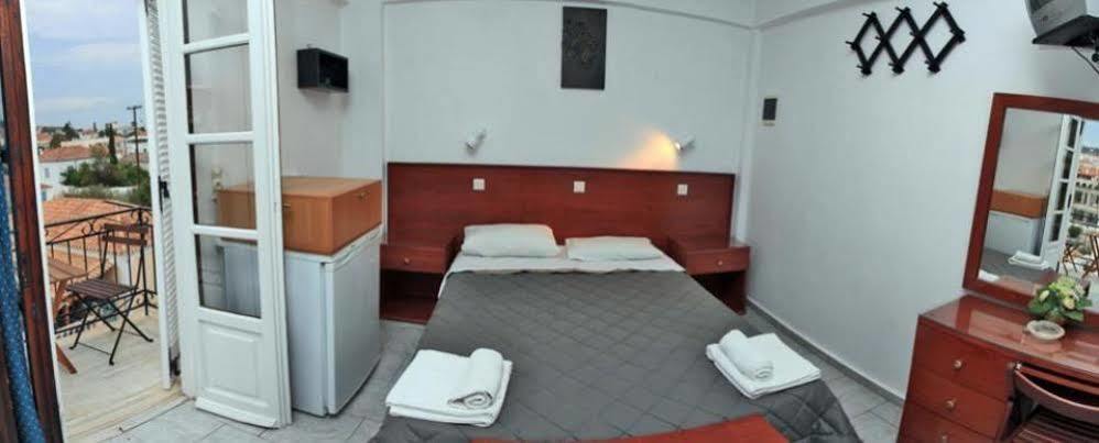 Kas Residence Renovated 2022 Spétses Екстериор снимка