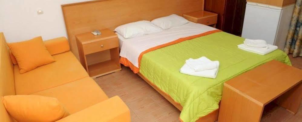 Kas Residence Renovated 2022 Spétses Екстериор снимка